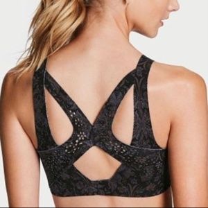 NWT Victoria’s Secret Angel Sport Max Bra 32